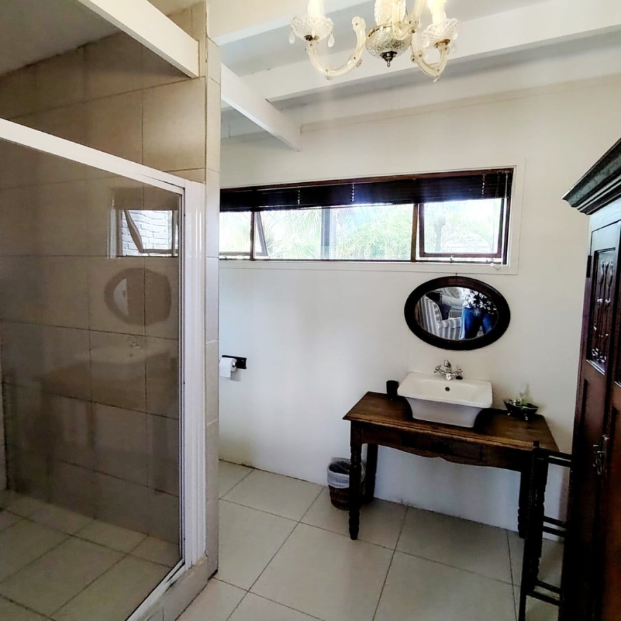 5 Bedroom Property for Sale in Beacon Bay Eastern Cape